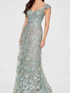 NWT Ivonne D ID807 Mother of the Bride with Feathers and Lace Gown Aqua Size 8